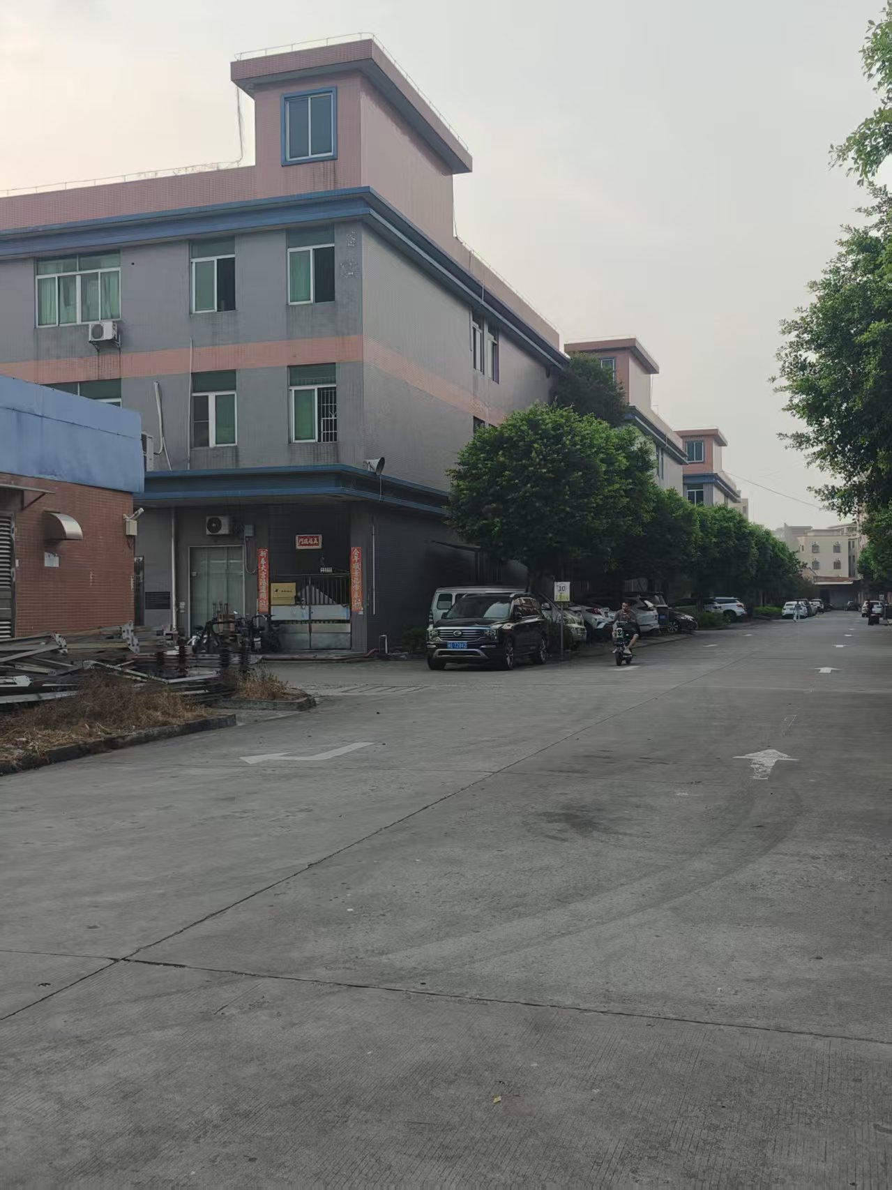 厂区道路与建筑外观